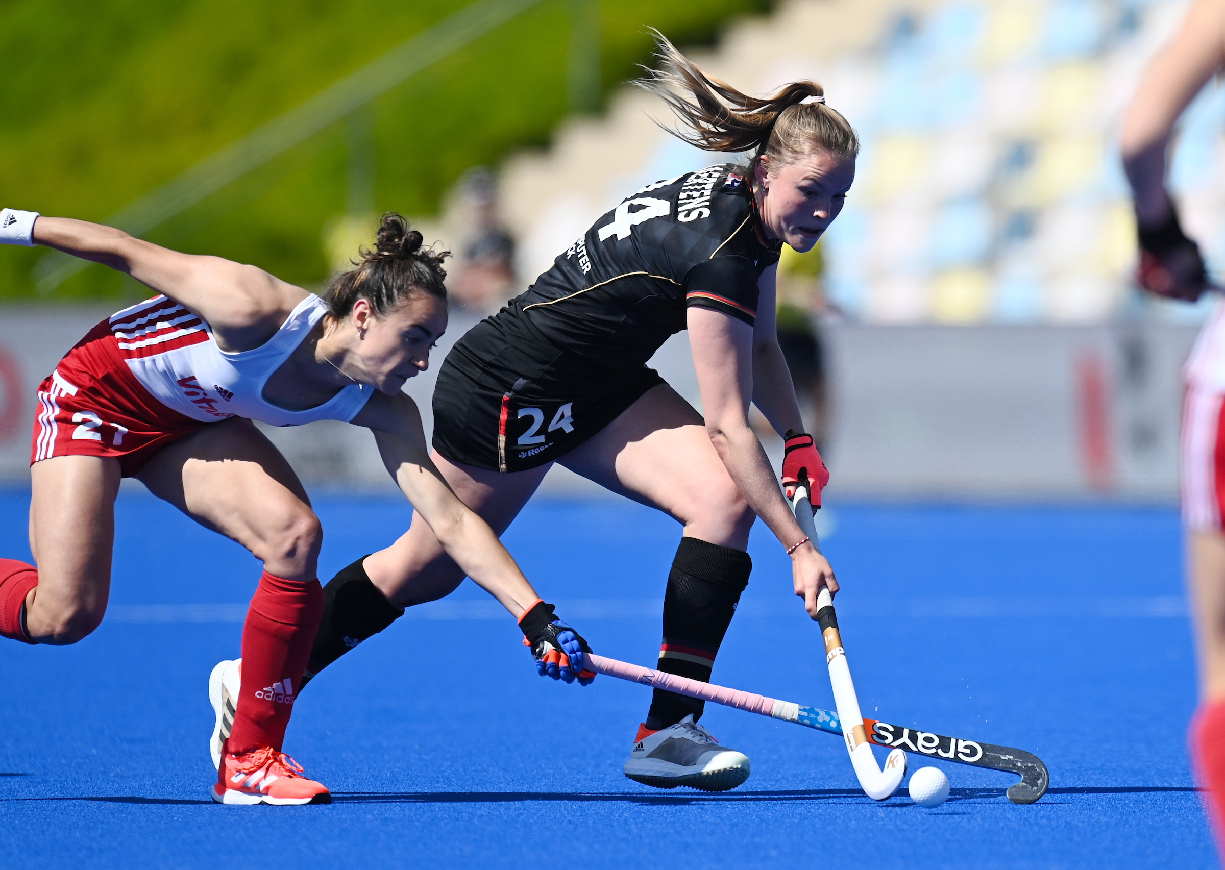 WSP2205040867 - Pro-League: The Danas Narrowly Lose 4-3 to Athletic England Women - In the FIH Pro League, the Danas met the English selection today, May 4th. In the first of two games at SparkassenPark Mönchengladbach, coach Valentin Altenburg's team had to admit defeat 3:4 after 60 minutes. The goals for Germany were scored by Hannah Gablac, Nike Lorenz and Sonja Zimmermann. Tessa Howard, Grace Balsdon and twice Darcy Bourne scored for the England.